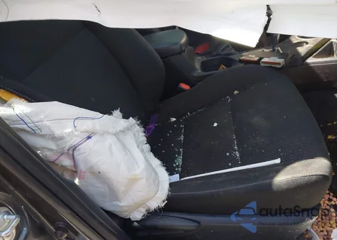 2015 Toyota Rav4 Xle z USA, uszkodzony, nr VIN JTMWFREV0FD071444